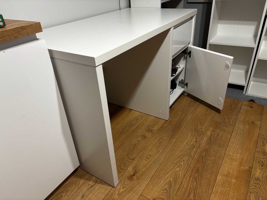 Biurko Kaspian 120 cm z drzwiami i szufladą białe BRW