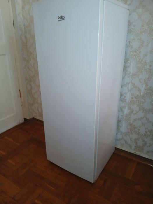 Морозильна  камера beko