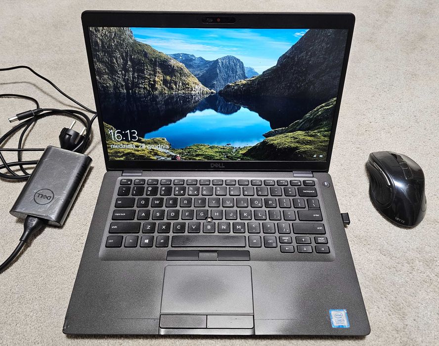 Laptop Dell 5400 i5 8gen. 8GB RAM, Dysk m.2 256 GB. klawiatura PL. wys