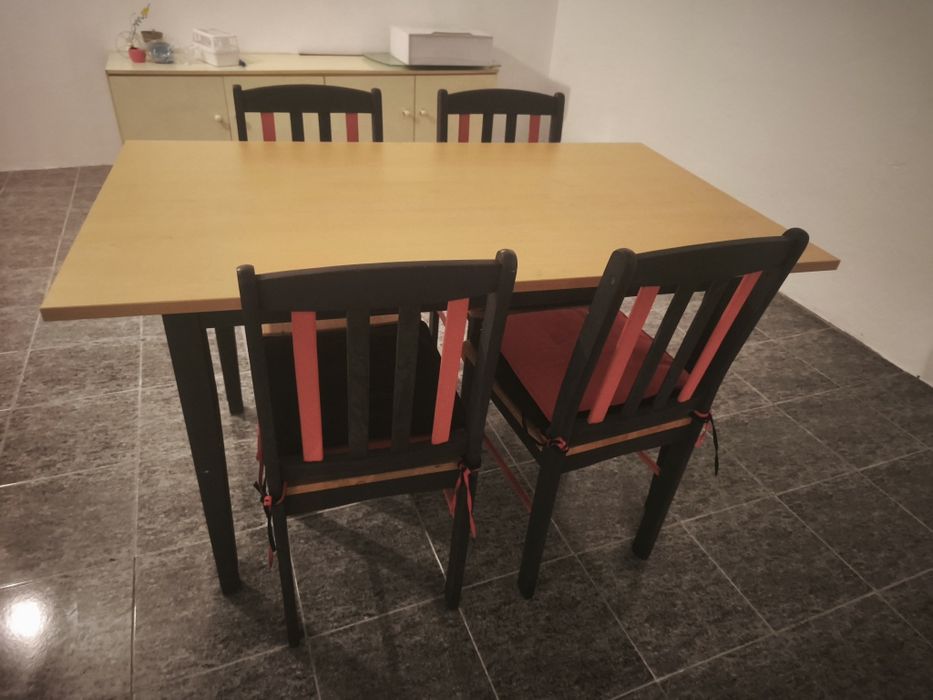 Mesa cozinha 
1.40x 80x 80 altura