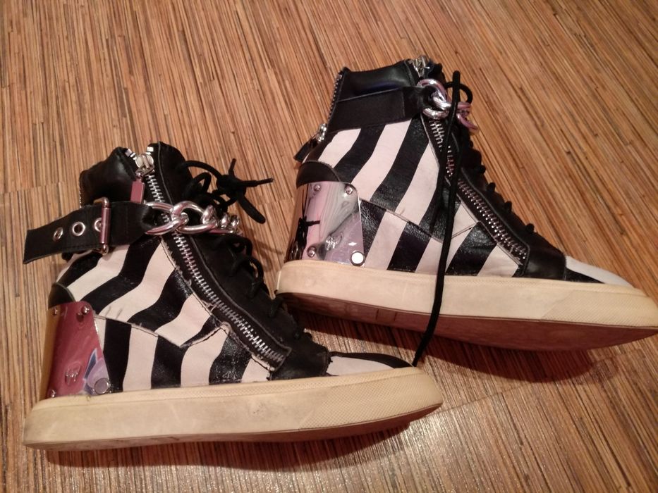 Кожаные демисезонные женские сапоги полусапожки казаки ботинки