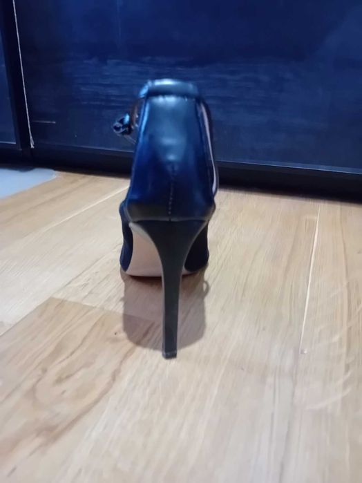 Sapatos Stradivarius salto alto
