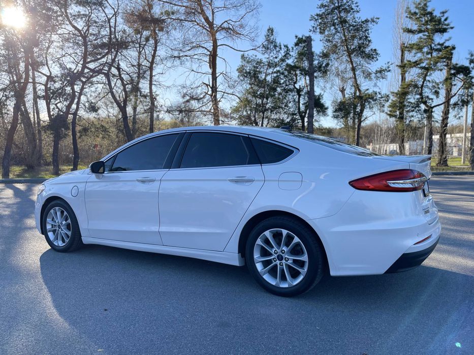 Ford Fusion 2.0 Hybrid CVT Titanium 2019 гібрид елктро
