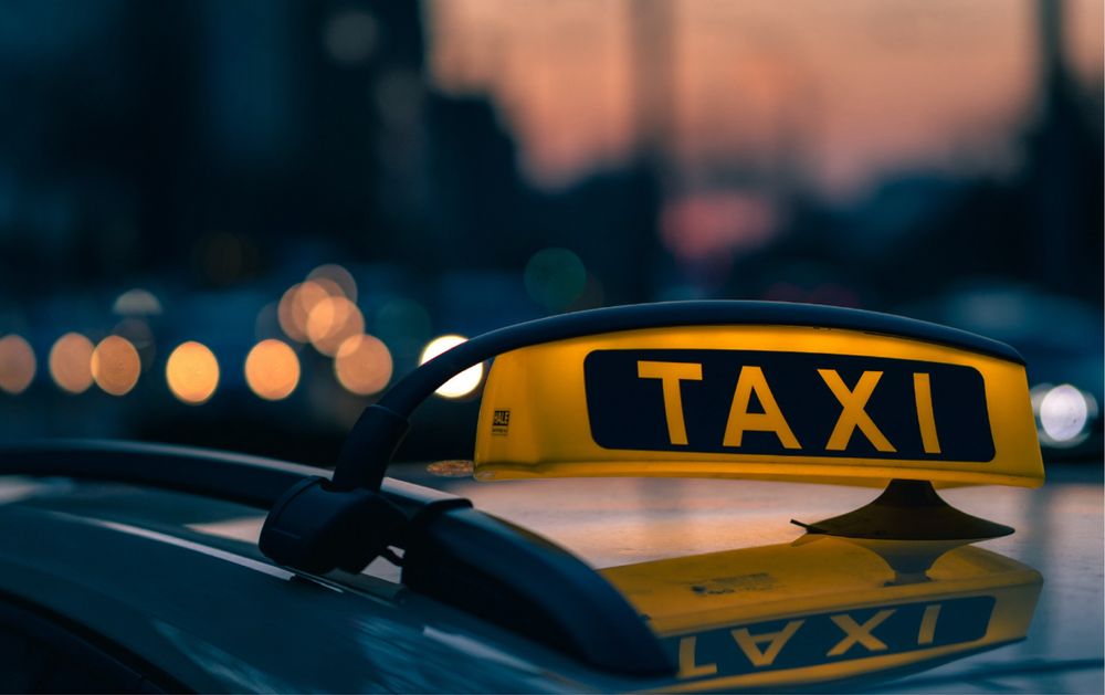 Ночное такси (в комендантский час)