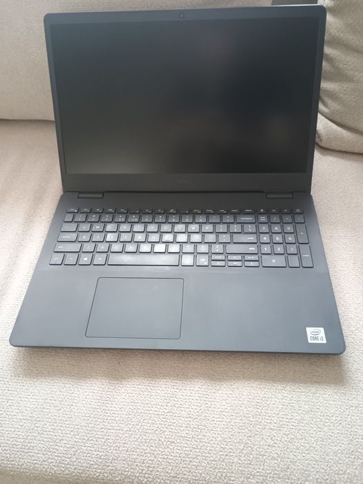 Laptop DELL, szybki, 8gb RAM, Windows 11  + gratis torba
