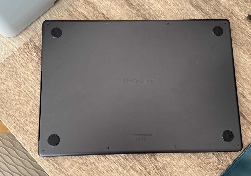 MacBook Pro 16 M3 MAX 36GB 1TB Bateria 100% Space Black