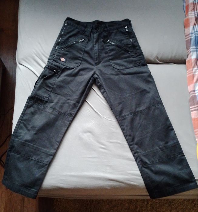 Czarne spodnie Dickies.