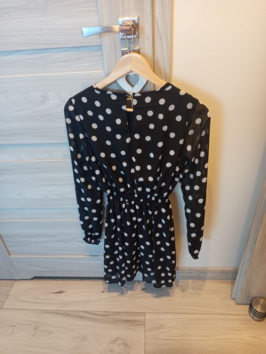 Sukienka czarna w groszki damska