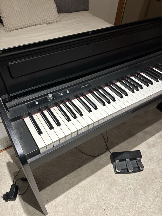 Piano digital Korg LP - 180