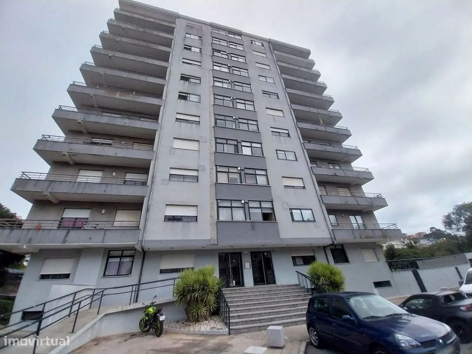 Apartamento T2 c/Lugar de Garagem em Vilar do Paraíso — Mafamude E Vilar Do Paraíso, Porto