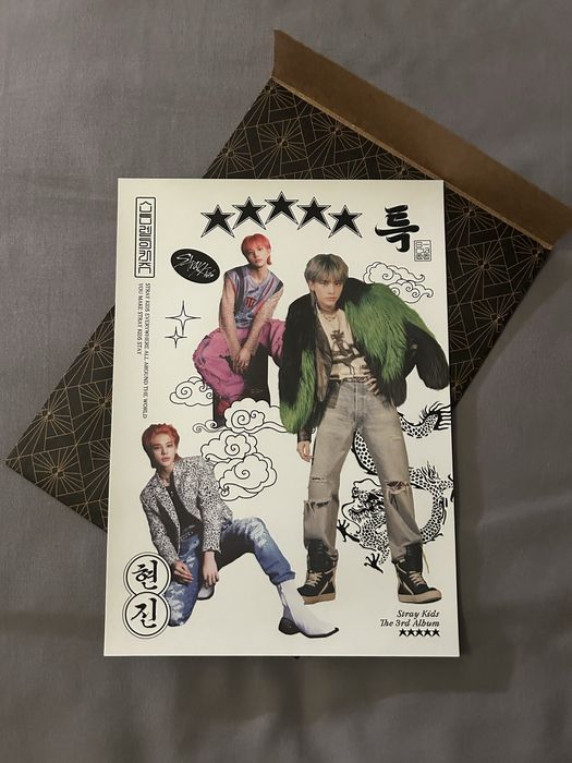 stray kids skz hyunjin postcard [kpop]