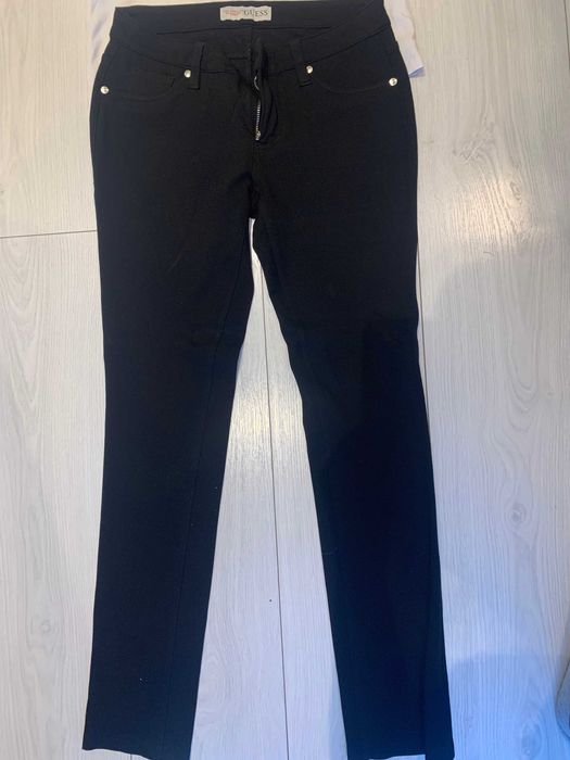 guess spodnie i t-shirt 20zł rozmiar s