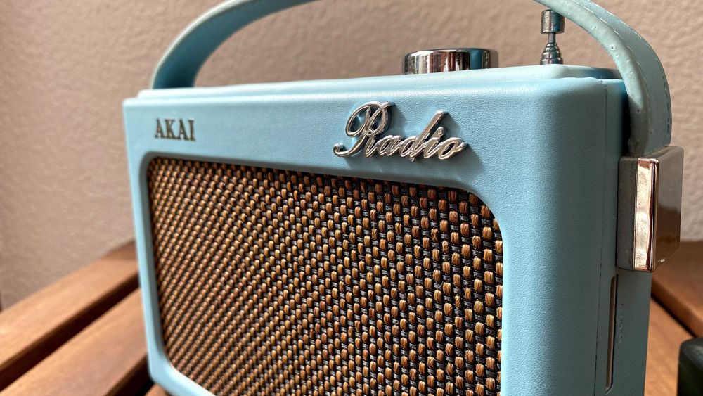 Rádio Despertador Akai R150BT Vintage Azul (Usado)