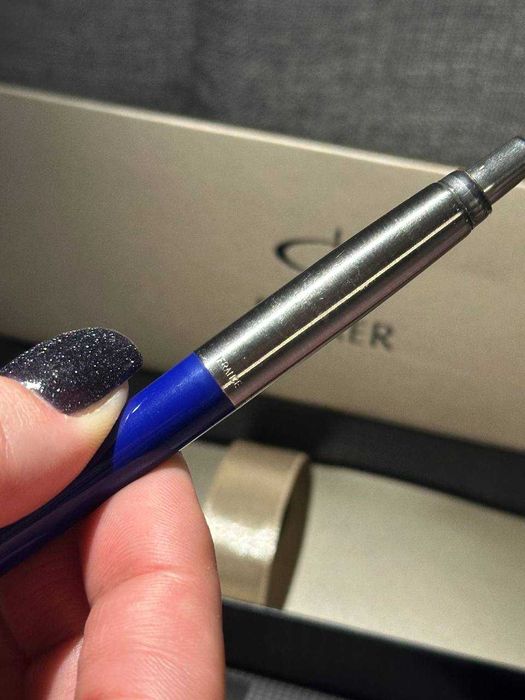 Шариковая ручка Parker + чернила и сменные стержни