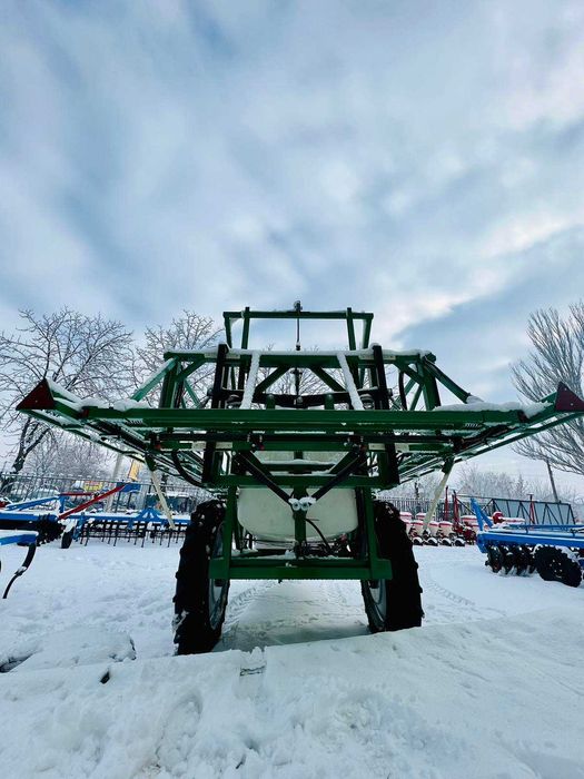 Оприскувач причіпний-2000 зі штангою 18 м.Механічна, підйом гідравліка