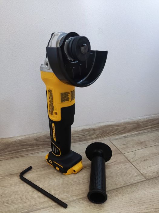 Хіт продажу! Болгарка шліфувальна кутова акумуляторна DeWALT DCG405