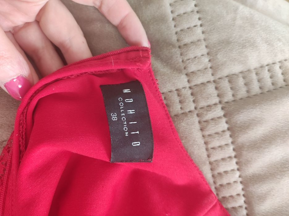 Sukienka czerwona koronkowa