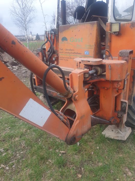 Schaeff skb 800 koparkoładowarka