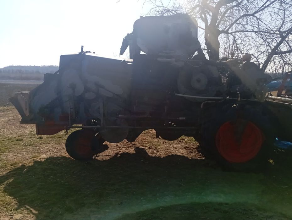 Продам комбайн клас колумбус 1967 року випуску з січкарнею на 1.9диз.