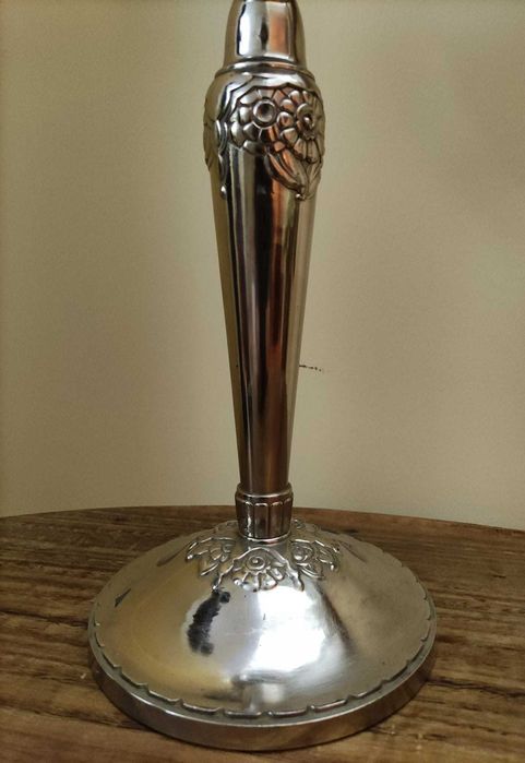 Candeeiro a petróleo antigo em metal cromado