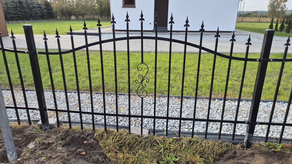 Płot stalowy 11 przęseł