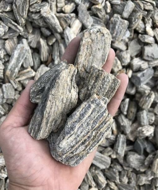 KORA KAMIENNA PŁUKANA Grys Gnejsowa Drzewna Kamień w Workach 11, 32