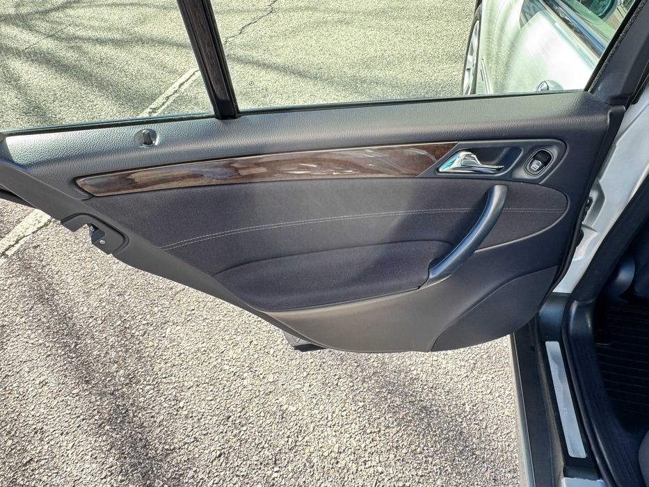 Mercedes C220 (S203)