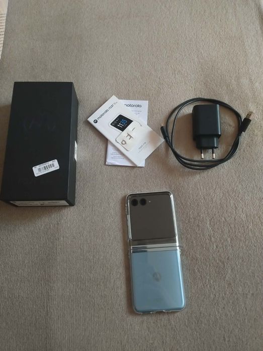 Sprzedam Motorolę Razr 40 Ultra 8/256GB