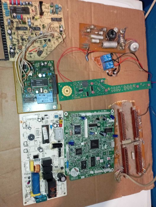 Плати, Радіодеталі