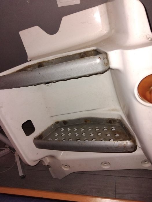 Продам кузовные елементы ман