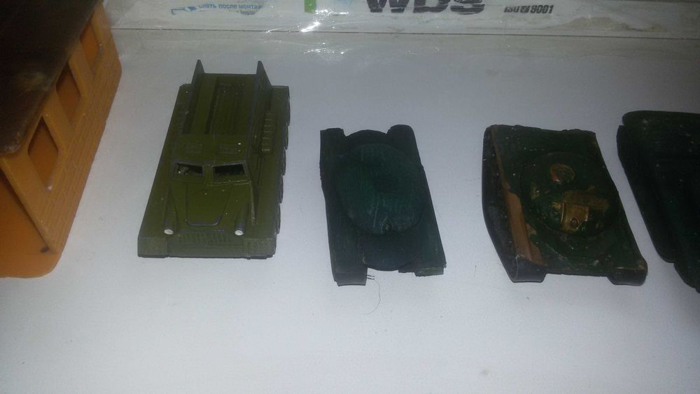 Игрушки СССР танки,машинки,гараж одним лотом