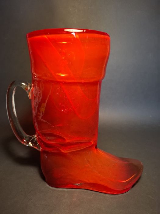 Szklany but kwk Bielszowice, huta Ząbkowic