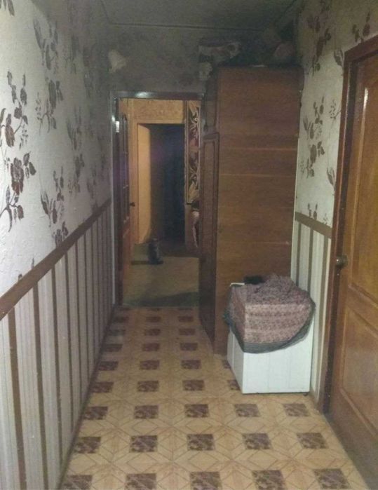 L Продам  4 комнатную квартиру на Залютино