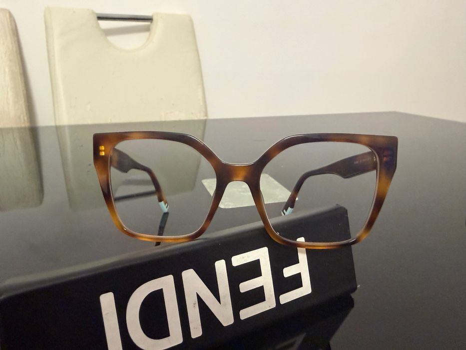 Armação de óculos Fendi