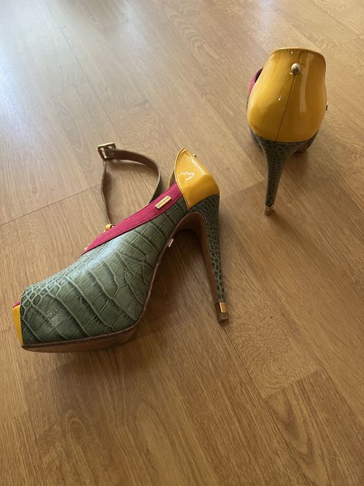 Sapatos mulher Egidio Alves tamanho 37