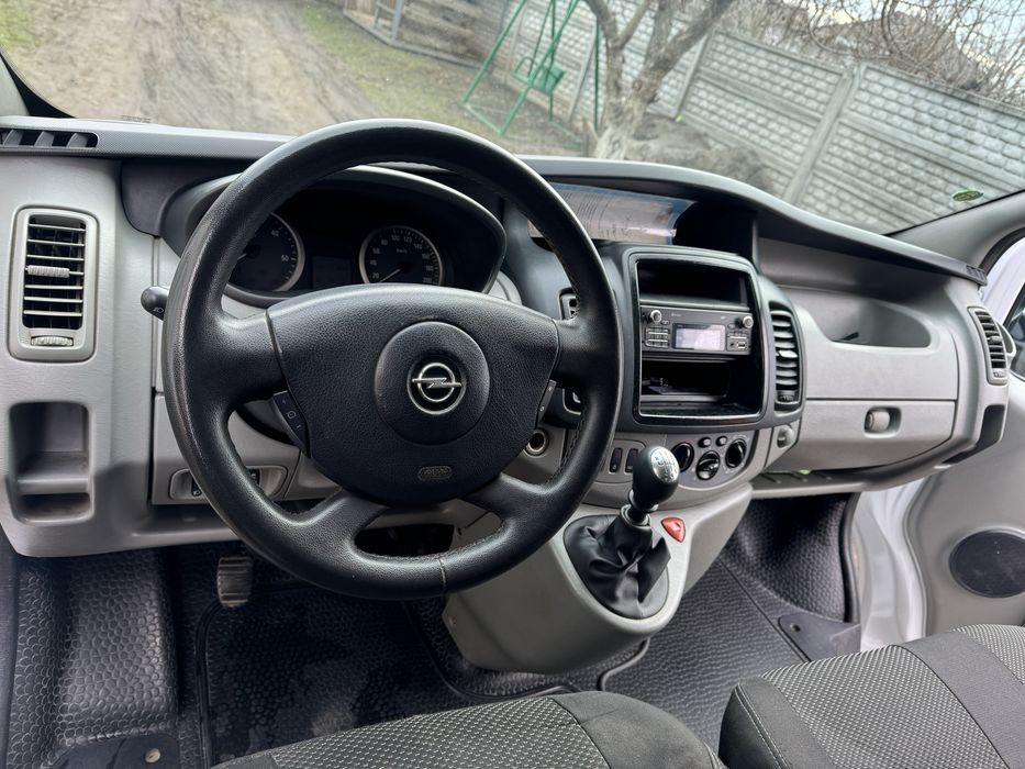 Опель віваро 2.0