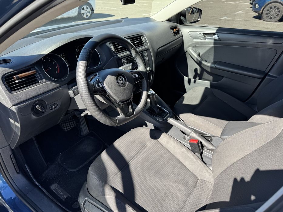 Продам Volkswagen Jetta 1.4 2015.