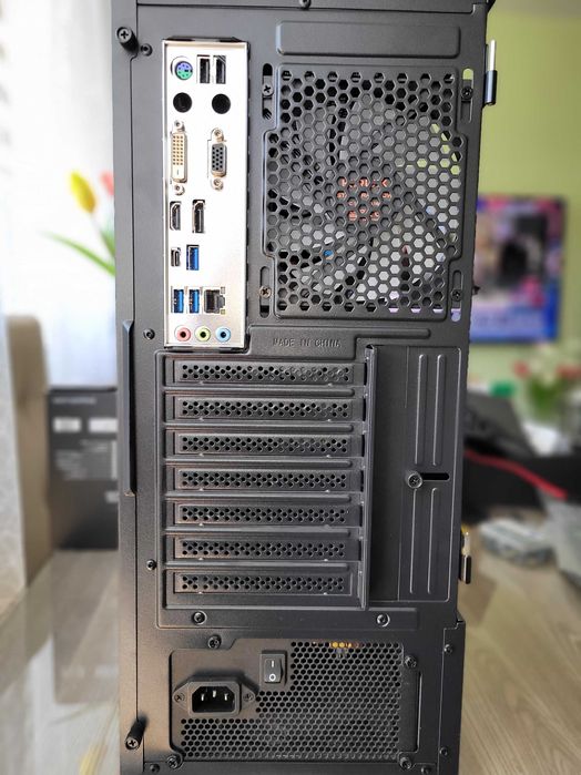 Komputer gamingowy i7 10700, Gigabyte B560M, SSD M.2, DDR4 32GB, W11