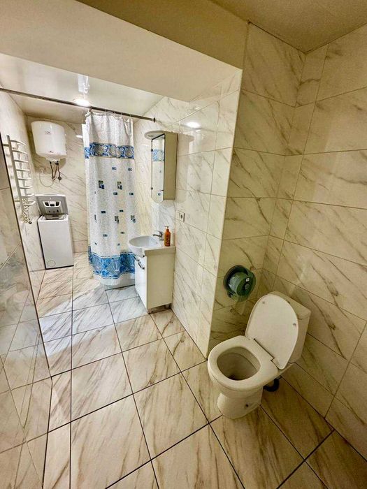 Оренда подобово квартира у новому домі біля посольства США