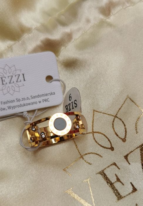 Nowy piękny pierścionek Vezzi r. 9