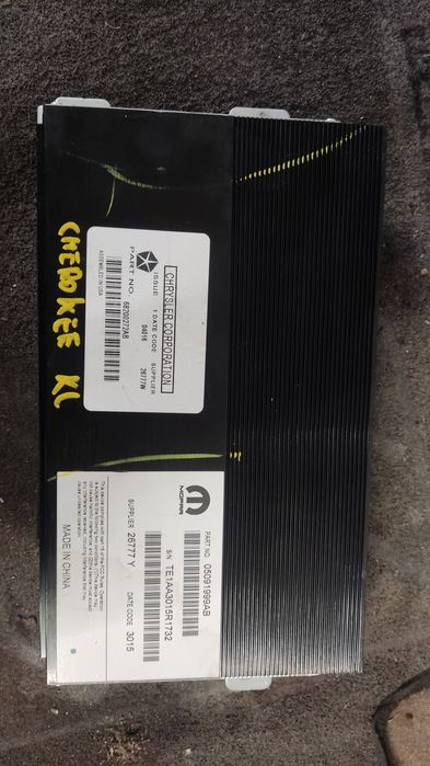 Wzmacniacz audio jeep Cherokee kl