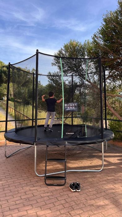 Aluguer de Trampolim (Pula Pula) 3m – Diversão Garantida!