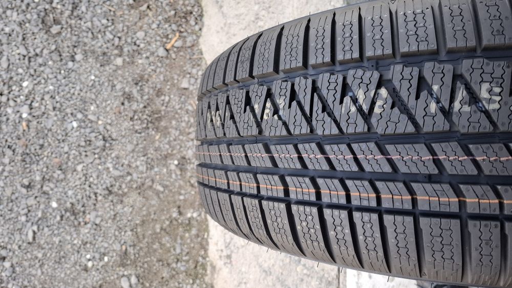Kumho 235/45 R20 WinterCraft WS71 SUV