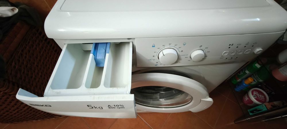 Pralka BEKO 5 kg / 800 rpm – Stan bardzo dobry / W pełni sprawna