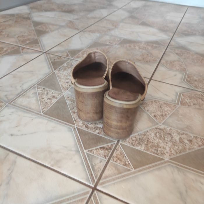 Wygodne skórzane buty 40