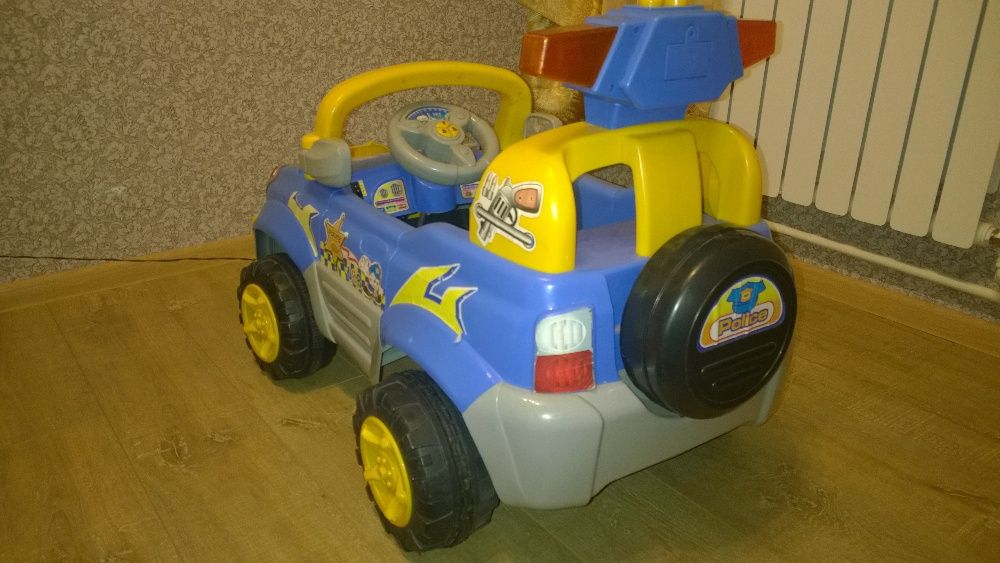 Детский автомобиль на аккумуляторе