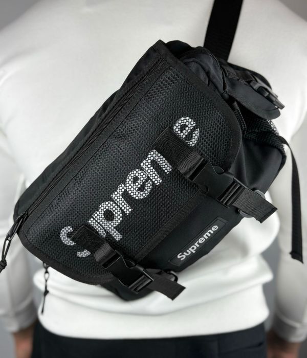 Сумка через плече/на пояс Supreme Cordura SS20 у чорному кольорі.