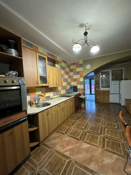 Свободный!Отдельностоящий двухэтажный дом!Свой двор!Есть генератор!