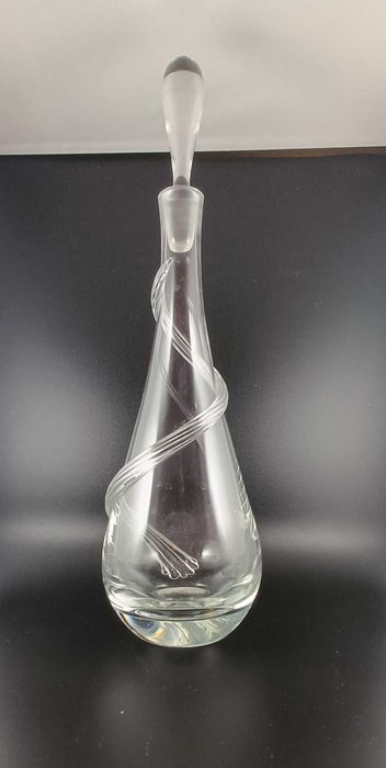 Piękna stara szklana designerska karafka. Z korkiem. Stan b.db.