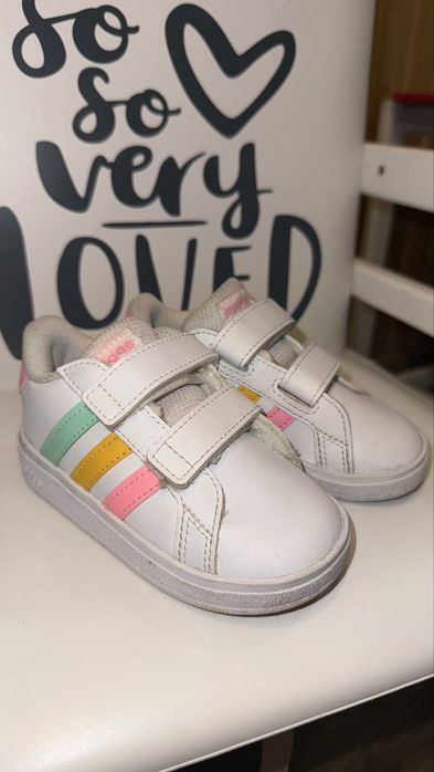 Adidas дитячі кросівки, 22 р.